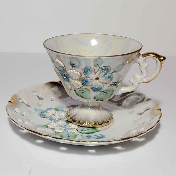 EFCCO Teacup and Saucer Blue White Textured Flowers Reticulated Opalescent - Picture 3 of 10
